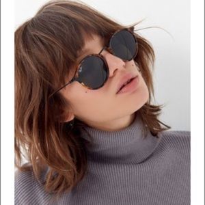 Tortoise shell Ray Bans